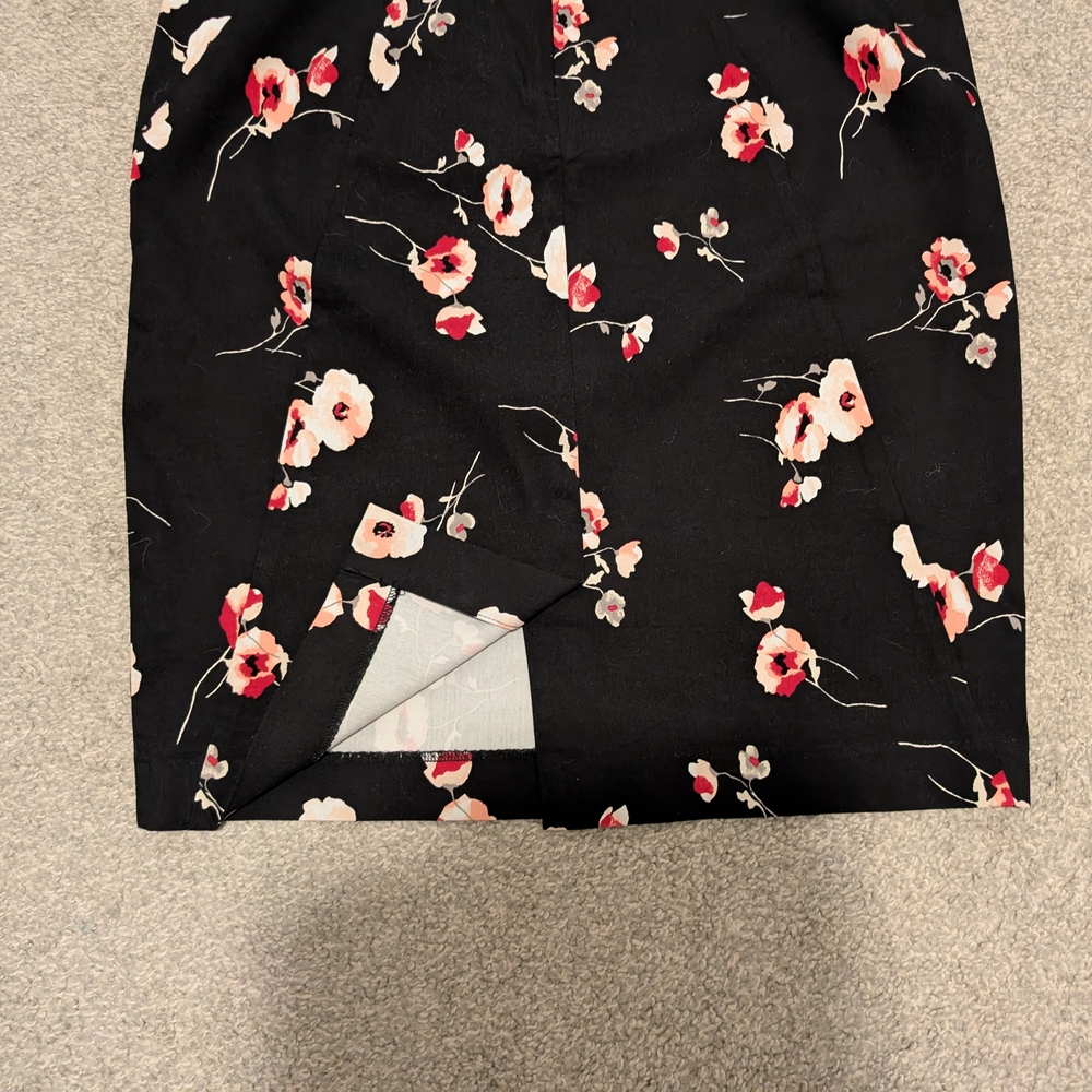 White House Black Market Black Floral Pencil Skirt - Picture 4 of 6
